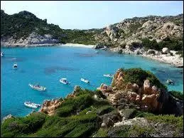 Ici, le climat est plus agréable. Quelle est cette île de Méditerranée où s'est principalement développée la civilisation nuragique ?