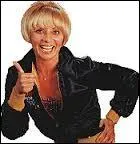 Laquelle de ces chansons célèbres n'est pas interprétée par Léonie Cooreman, artiste belge plus connue sous le pseudonyme d'Annie Cordy ?