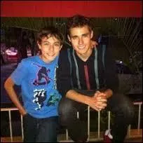 Comment s'appelle son petit frère ?