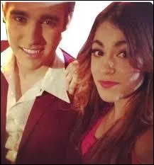 A-t-il eu une relation avec Martina Stoessel ?