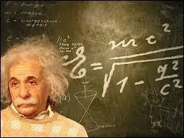 Quel est le nom complet d'Einstein ?