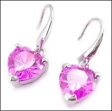 Ces boucles d'oreilles, de quelle couleur sont-elles ?