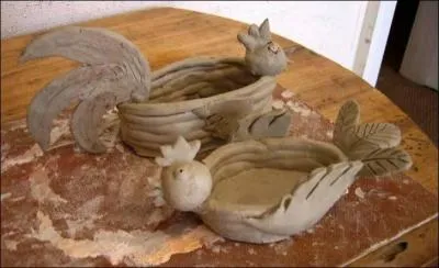 Jour 12 : terre meuble utilisée en poterie.