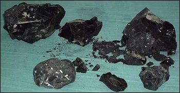 Jour 3 : connu depuis la plus haute Antiquité sous forme naturelle, il provient, de nos jours, presque exclusivement de la distillation des pétroles bruts.