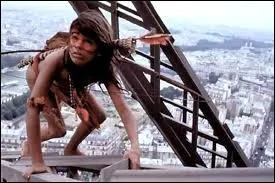 Quel âge a Mimi-Siku le jeune indien, héros principal du film "Un Indien dans la ville", sorti en 1994 ?