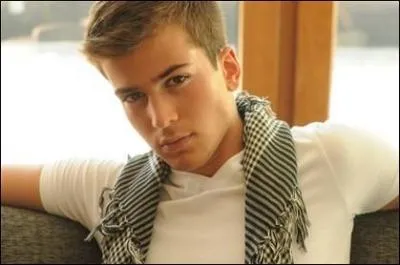 En quelle année est-il retourné au Portugal ?