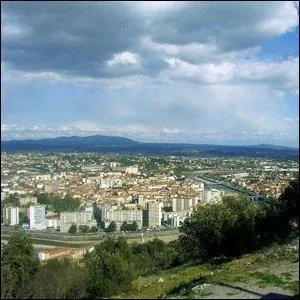 Première située au sud du pays, la 11e ville du classement n'est pas financièrement très à l'aise à ...