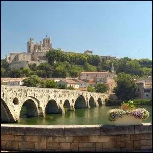 Avec 17 % de demandeurs d'emploi, je suis sûr qu'Aznavour dit des c... et que la misère n'est pas moins pénible dans la 17e ville du classement. Laquelle ?