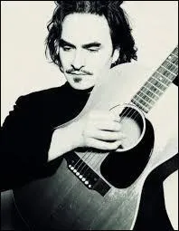 En quelle année a-t-on eu droit à la sortie de "Déjeuner en paix", un des plus grands tubes chantés par Stephan Eicher ?