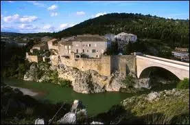 La commune languedocienne de Portel-des-Corbières se situe dans le département ...