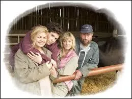 Parallèlement, les élections municipales. Quel slogan est utilisé par M. Bélier ?