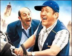 Cinéma : Comment s'appelle le personnage incarné par Kad Merad dans le film 'Bienvenue chez les Cht'is' (2008) ?