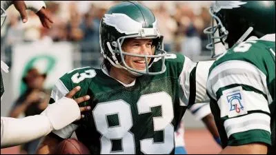 Qui est le réalisateur d'"Invincible" avec Mark Wahlberg ?