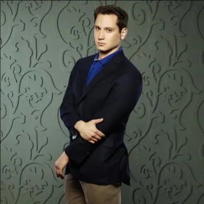 Et lui, qui est-il ?