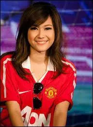 Avez-vous trouvé à quel club correspond ce maillot ? Si oui, dites-moi lequel de ces gardiens français y a évolué durant sa carrière :