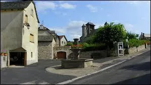 Nous traversons le village Aveyronnais de Florentin-la-Capelle. Nous sommes en région ...