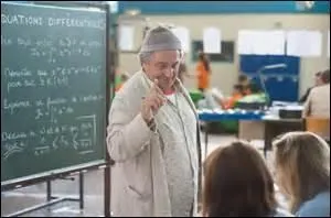 Comment s'appelle le prof touriste ?