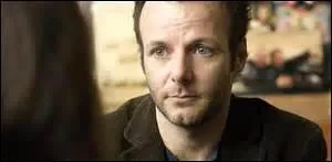 Comment s'appelle le prof d'histoire ?