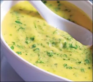 Par quoi faut-il remplacer l'estragon dans la sauce paloise qui est dérivée de la sauce béarnaise ?