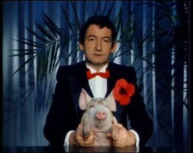 Le passé intéressait Pierre Desproges, la preuve dans cette citation : Gloire à Galilée qu'on torture...