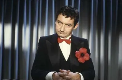 Même Robinson Crusoë n'y échappe pas : Seul sur son île depuis vingt ans, Robinson s'ennuie. Sa détresse morale, sentimentale et sexuelle est immense. Pourtant, au début, il s'est farouchement accroché aux choses de l'esprit, ...