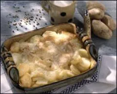 Quel fromage entre dans la composition du gratin de pommes de terre façon savoyarde ?