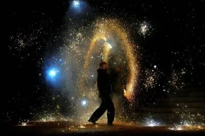 Quelle place emblématique de Nevers ont occupé, pour la première fois, les artistes du Festival des Zaccros ?