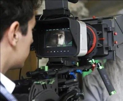 Quel réalisateur français est venu tourner quelques scènes de son nouveau film à Lormes, dans le Morvan ?