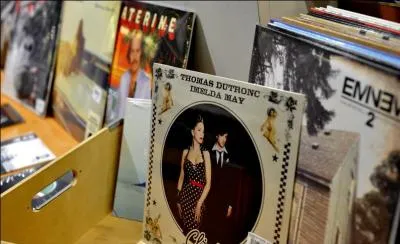 Quelle est la nouvelle enseigne de l'ancienne librairie Chapitre de Nevers ?