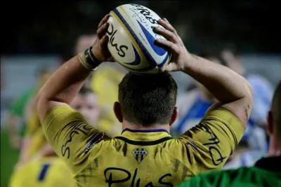 Contre quelle équipe, l'USO Nevers a-t-elle perdu sa place en Pro D2 ?