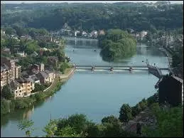 Quel pays est traversé par la Meuse ?