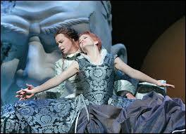 Un opéra est une oeuvre ayant pour seule destinée d'être chantée sur scène. Qui est l'auteur de l'opéra "Lucio Silla" ?