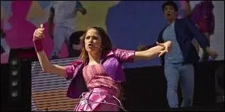 Dans quelle série Martina Stoessel a-t-elle joué autre que "Violetta" ?