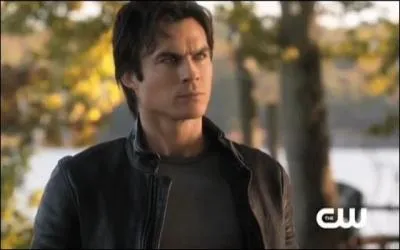 Episode 2 : par qui est accompagné Damon à la recherche de Stefan ?