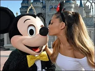 Avec quelle star internationale est-elle en couple en ce moment ? (janvier 2015)