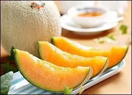 Complétez ce proverbe et vous trouverez l'intrus : L'argent ne pousse....