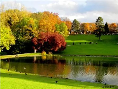 Je n'ai pas oublié nos amis belges ! Voici un paysage de quelle ville ?