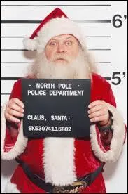 Notre pauvre père Noël fut immédiatement placé en détention jusqu'à son procès, il fut formellement reconnu par le fameux témoin :