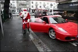 A quelques pas de là, énorme coup de bol pour notre évadé ! Un superbe bolide rouge était stationné, sans occupant à l'intérieur, la portière grande ouverte. Une aubaine pareille ne se refuse pas... Sans hésiter, il s'empara de cette rutilante :