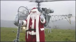 Pour le père Noël, le but était simple : fuir le plus vite et le plus loin possible. Pour cela, il lui fallait emprunter toutes les voies pratiquables. Après la voie terrestre, il décida de filer par les airs à bord :