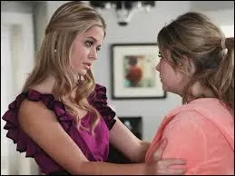 Laquelle de ces filles a volé des lunettes dans la saison 1 ?