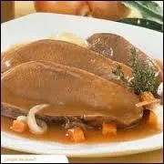 Pour agrémenter une langue de boeuf, nous avons le choix entre la sauce piquante ou :