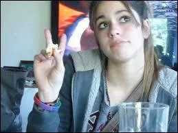 Ensuite, sa mère a changé pour...