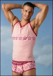 Passons maintenant à l'übersexuel ? Pardon, qu'est-ce que c'est que ce singe ?