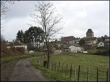 Nous arrivons dans le village Périgourdin de Saint-Saud-Lacoussière. Nous nous situons en région ...
