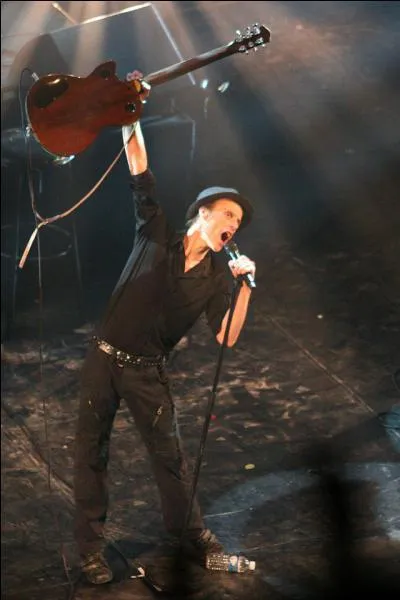 Son fils est chanteur .......