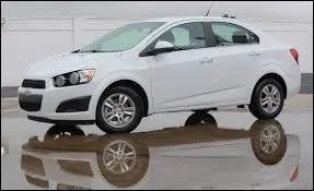 La Sonic est une voiture de la marque ...