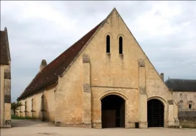 Quelle est cette abbaye des environs imm&eacute;diats de Caen qui a &eacute;norm&eacute;ment souffert en 1944 ?