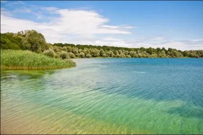Quelle est la profondeur maximale du lac d'Orient qui fut cr&eacute;&eacute; pour r&eacute;gulariser le cours de la Seine ?