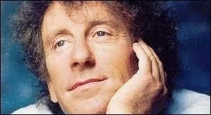 Complétez ces paroles d'Alain Souchon : ''La vie ne vaut rien mais... ''